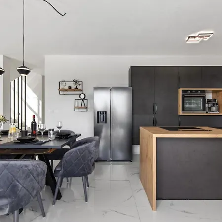 Luxusvilla Mit Privatpool, Bbq, Eleganten Interieur *