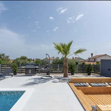 Luxusvilla Mit Privatpool, Bbq, Eleganten Interieur